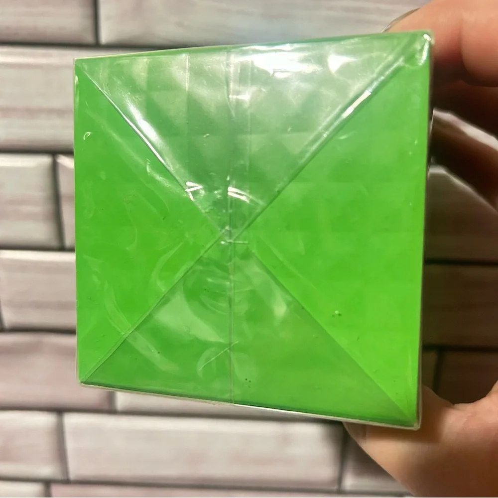 Valentino Donna Born in Roma Green Stravaganza 3.4 oz EDP Spray for Women New - Picture 6 of 7